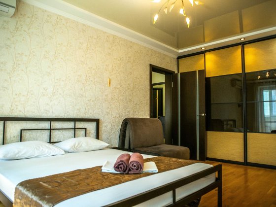 Сдам посуточно квартиру на Победе возле больницы ( понедельно) Дніпро