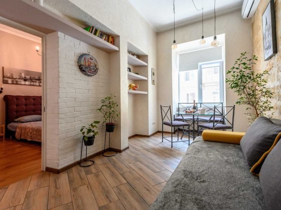 Аренда квартиры 1 этаж  посуточно/помесячно Центр города/6010 Одесса