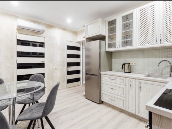 Посуточно красивая квартира , 2 спальни, центр, 2 мин до Дерибасовской Одесса