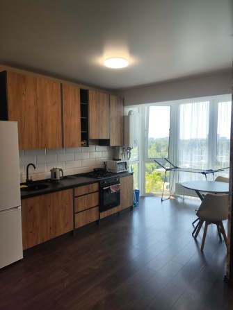 Посуточно квартира. ЖК Малинки - фото 1