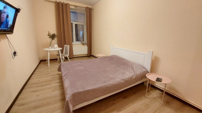 Вільна погодинна подобова квартира в центрі вул Чорновола - фото 1