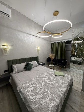 Шикарная , новая , в самом центре города - фото 1