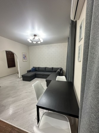 ПОДОБОВА квартира , у центрі міста ТЦ Украіни . - фото 1