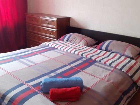 Посуточно двухкомнатная квартира на левом берегу, пр. Слобожанский. Днепр