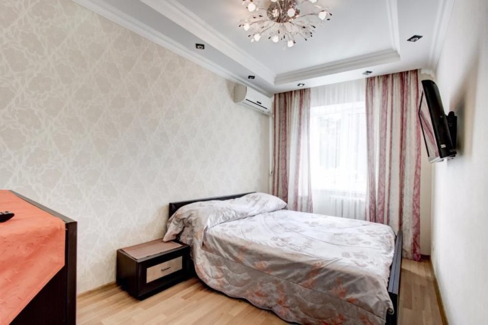 Посуточно квартира на улДовженко/клиника Филатова, госпіталь, Тарус - фото 1