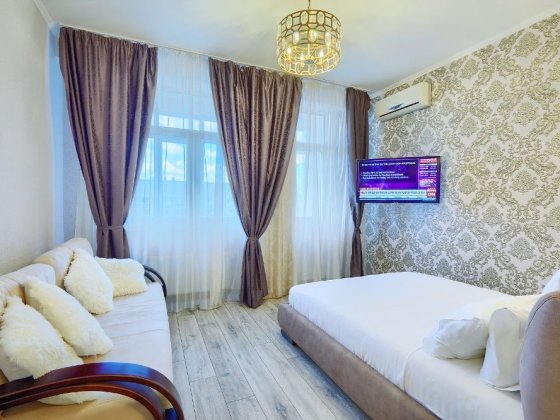 1к квартира подобово біля метро Університет Киев