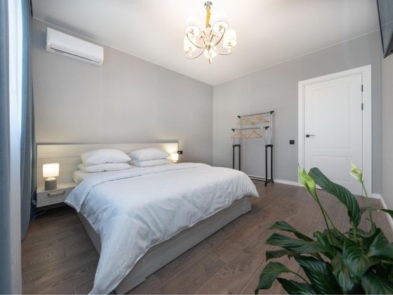 5 поверх, 2-к кв, Ревуцького 40в, ЖК Лебединий, Харківська, Позняки Киев