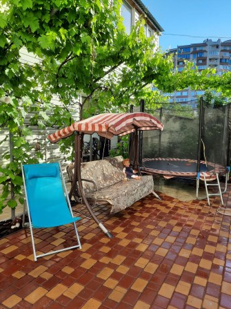 Сдам по  суточно квартиру на земле на Таирова - фото 1