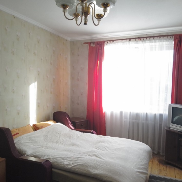 Велика квартира поруч з метро Позняки - фото 1