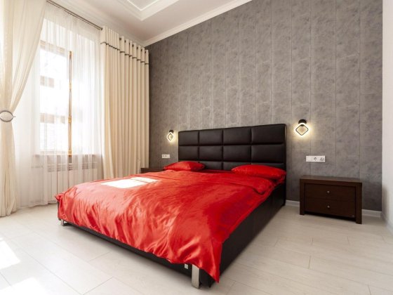 Свободна Центр Дерибасовская поч/посут..Хозяйка Одесса