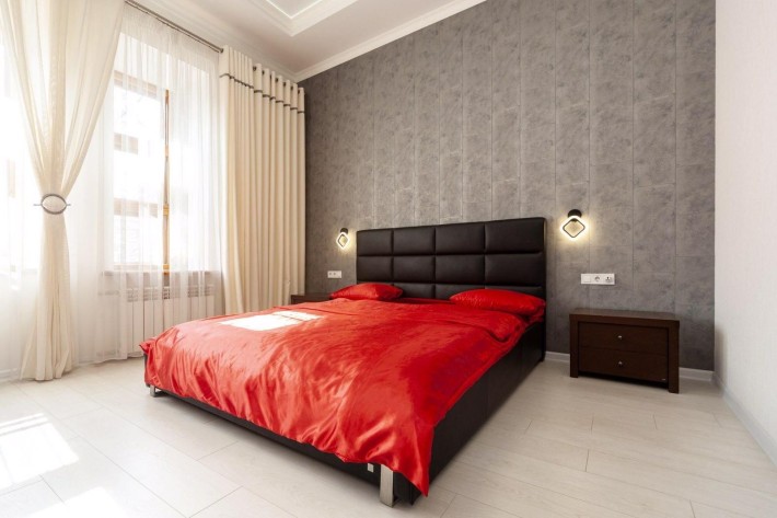 Свободна Центр Дерибасовская поч/посут..Хозяйка - фото 1