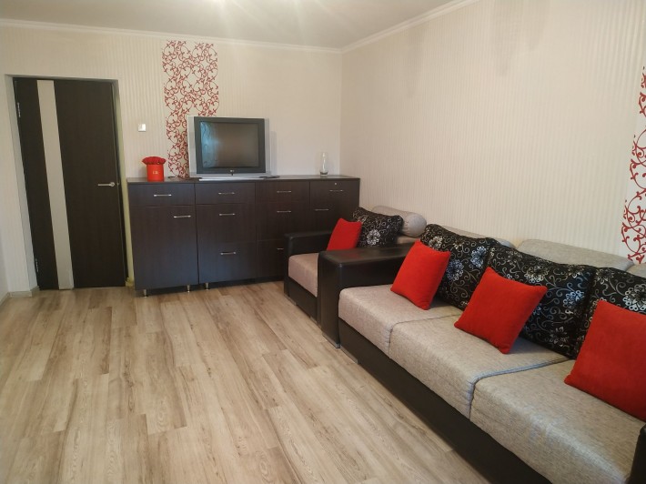 Посуточно 2 к.кв.  в Центральном районе 2+2 +1 +1 - фото 1