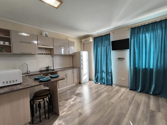 Посуточно свободна своя 1кк. ул.С.Рихтера в новострое близко к центру Одеса