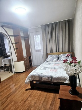 Посуточно!Новые Дома,Комунальный р-к,Ньютона Масельского  Мира - фото 1