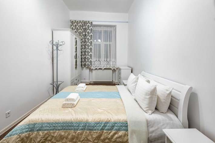 Центр. Валова. Зі світлом! - фото 1