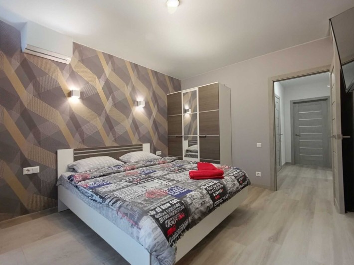 Квартира подобово  1-к, 2-к  метро Виставковий Центр та Іподром - фото 1