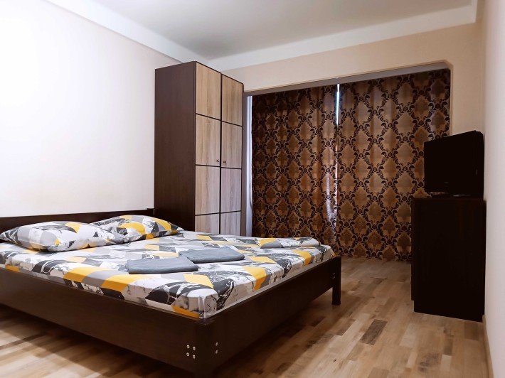 Оболонь. Посуточно, Почасово рядом с метро "Героев Днепра" ТЦ "Oasis". - фото 1