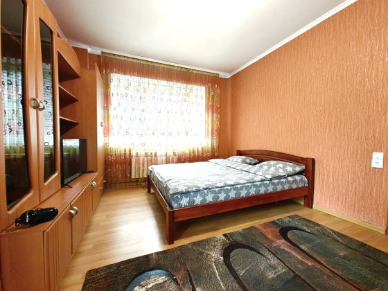 Подобово вул.Васильківська 38, поруч Інститут раку Київ