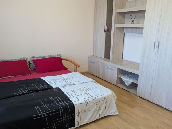 Доба Сяйво неподалік жд