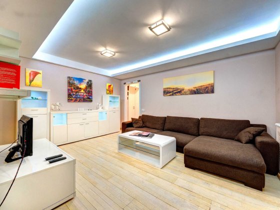 Трехкомнатная квартира на бул. Леси Украинки, 5. м. Кловская (5 минут) Київ