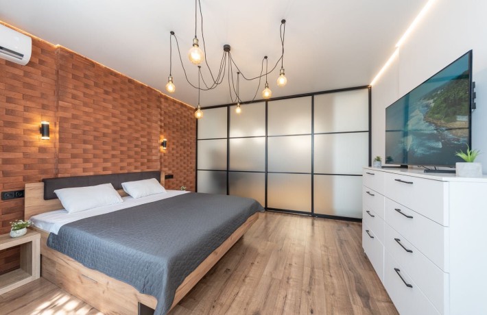 Подобова оренда, лофт студія метро Бориспільська, Бажана 17 - фото 1