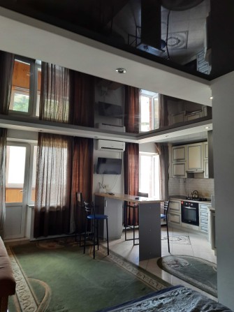 Квартира Погодинно на просп. Червоноі калини 4а - фото 1