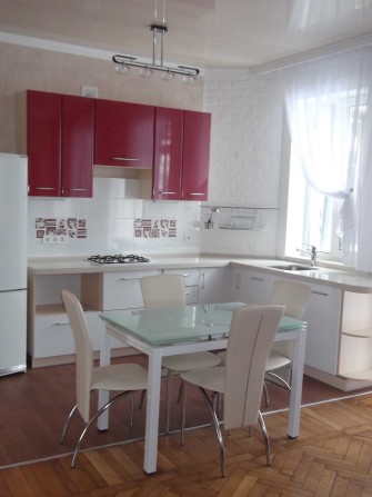 Госпиталь рядом. Посуточно 2-ком квартира Харьков, центр. - фото 1