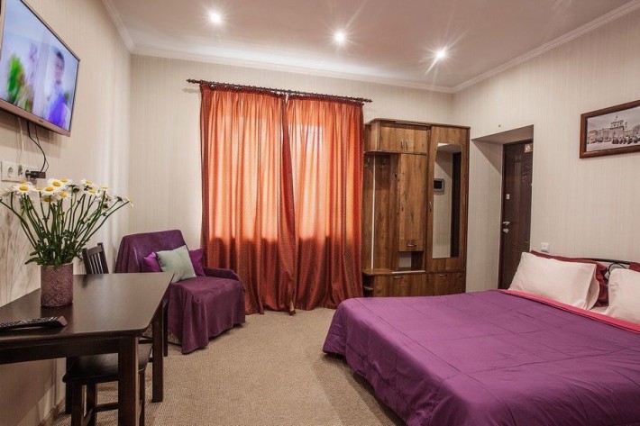 Тиха квартира в центрі +ПАРКОВКА (Гнатюка 17) - фото 1