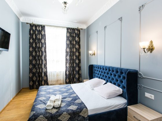 Квартира подобово на Куліша, поруч Оперний театр.