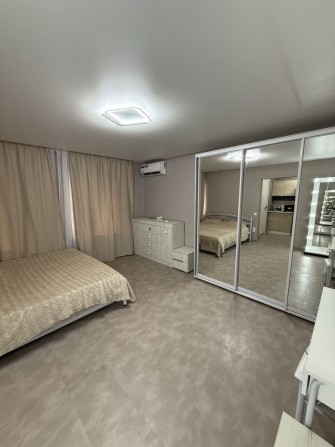 ‼️Посуточно‼️ Аренда студии Центр ! Ул. Богдана Хмельницкого ! - фото 1