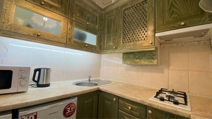 Сдам квартиру посуточно 6 спальных мест 2 комнаты - фото 1