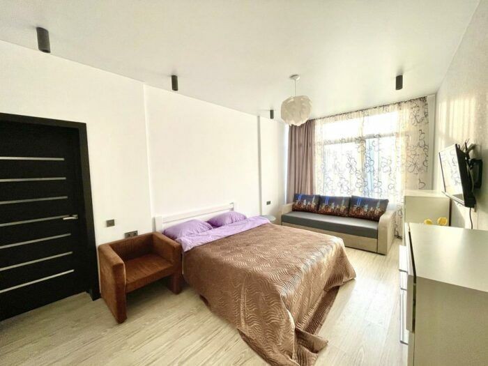 Сдам квартиру студию посуточно - фото 1