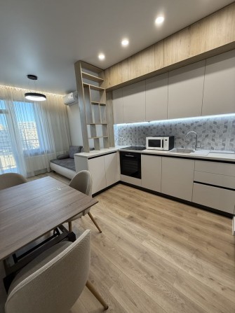 СВОБОДНА СЕГОДНЯ! Новая квартира посуточно возле моря на 5 фонтана - фото 1