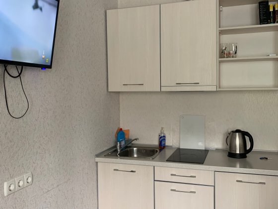 подобово метро,Захисників України ,Спортивна ,хозяйка Харків