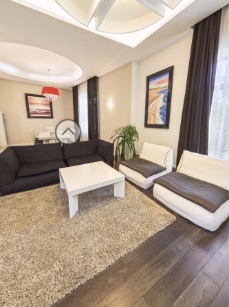 Сдам посуточно 4 комнатный дом ул. Бригадная - фото 1