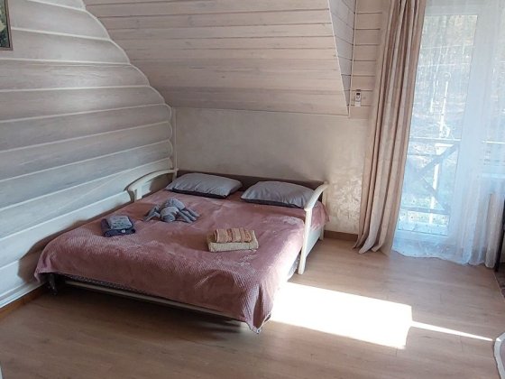 Сонячне Закарпаття с.Поляна апартаменти, житло Русская Поляна