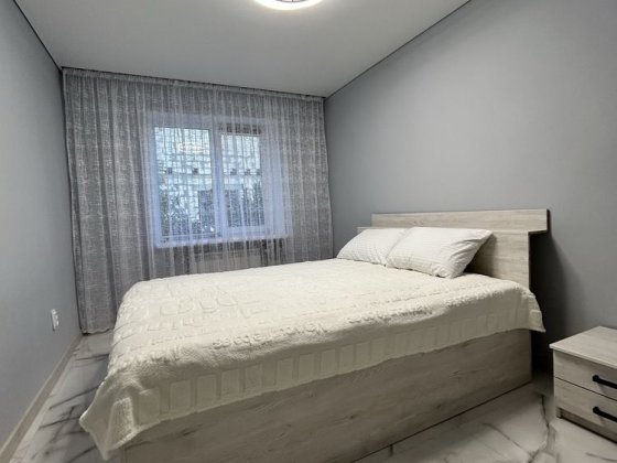 Здається 2-ох кімнатна квартира у центрі Міжгірʼя Межгорье