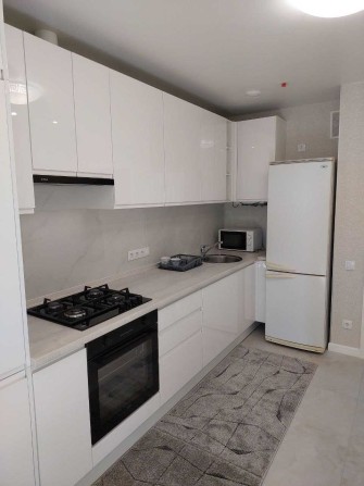 Подобова оренда сучасних 1к апартаментів поблизу м. Житомирська - фото 1