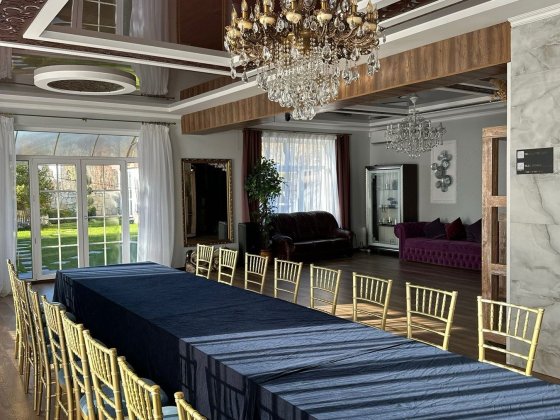 Подобова оренда будинку для святкувань