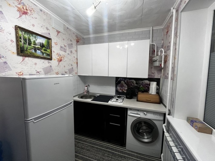 Здається подобово 1 кім квартира в 9 поверхівці - фото 1