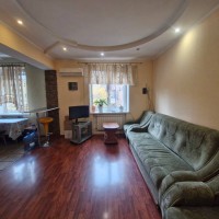 Продаж 3-х кімнатної квартири. Сталінка. 98 квартал. Автономка! Кривий Ріг