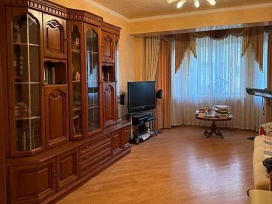 Продаж 4-к квартири вул. Вишняківська 13 Дарницький район Київ