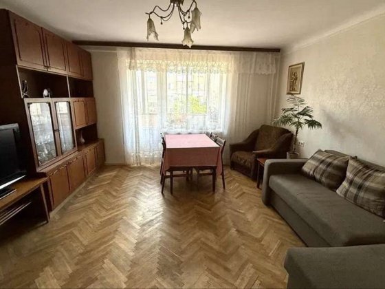 Без%Продаж 4к квартири по вул. Малокитаївській 7