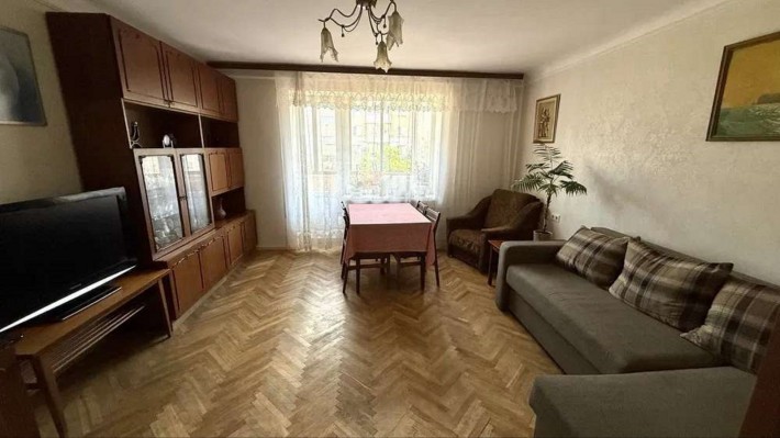 Без%Продаж 4к квартири по вул. Малокитаївській 7 - фото 1