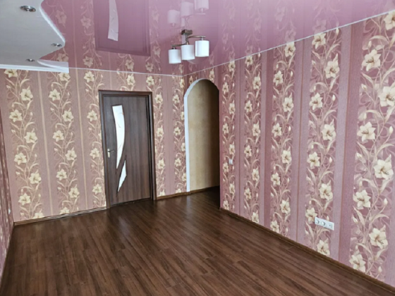 Продам трехкомнатную квартиру в Корабельном (р-н 54 школы) Николаев