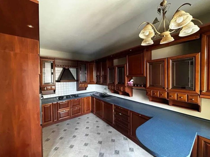 Продаж 6-к квартири вул. Пилипа Орлика 10 - фото 1