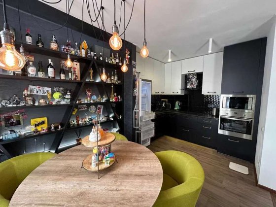 Продаж 2-к квартири вул. Драгоманова 2а Киев