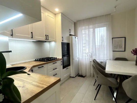 Продаж 3-к квартири просп. Свободи 1/60 Киев