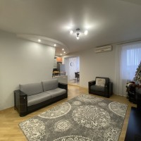 Продаж 3-х кімнатної квартири в гарному будинку Васильківська, 18. Киев