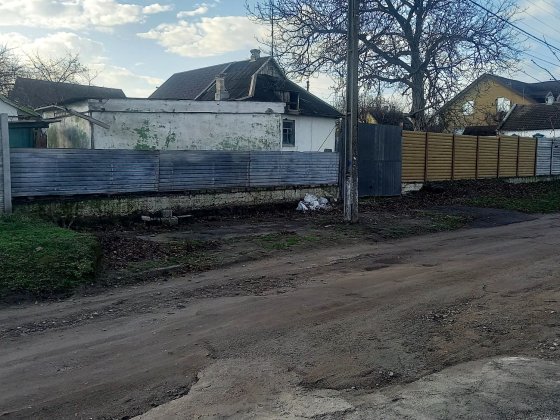 Продам 1/2 Дома ниже Украины Черемушки,,, Кам'янське